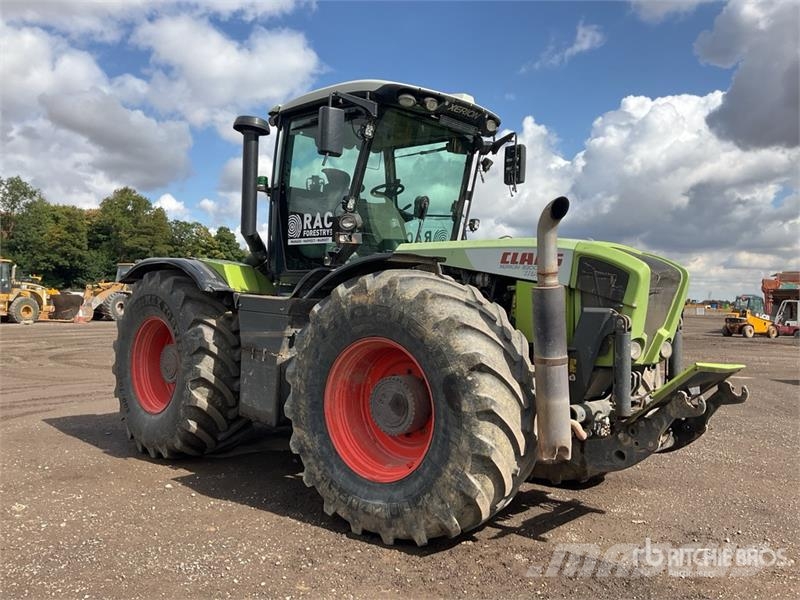 CLAAS Xerion 3300 Trac VC الجرارات