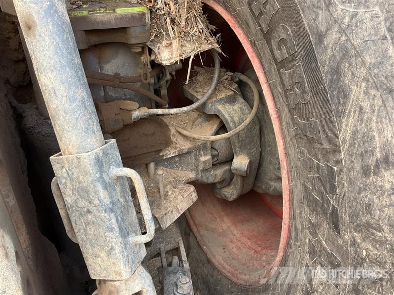 CLAAS Xerion 3300 Trac VC الجرارات