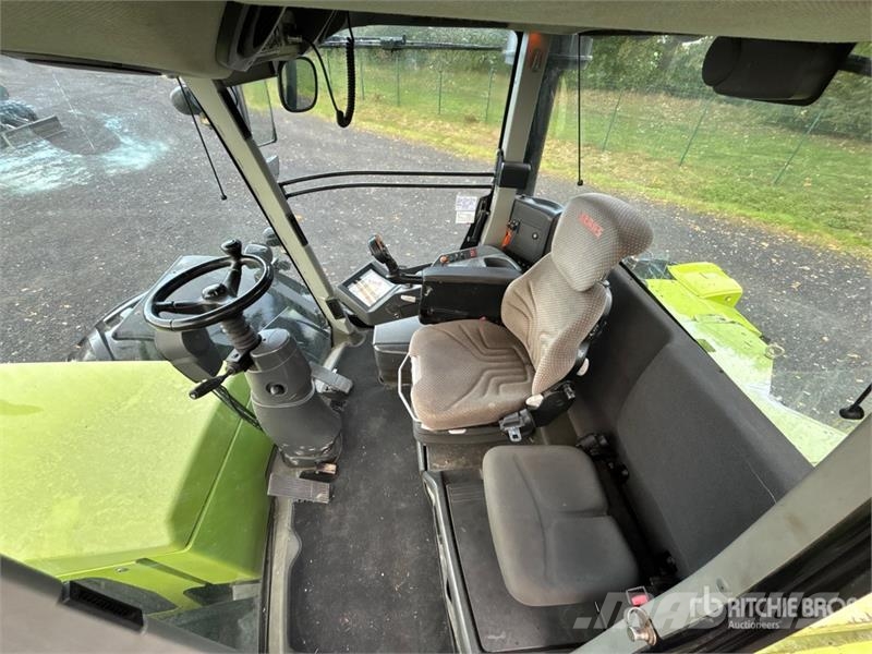 CLAAS Xerion 3300 Trac 4WD Tractor Ciągniki rolnicze