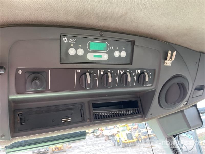 CLAAS Xerion 3300 Trac VC الجرارات