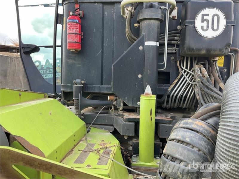 CLAAS Xerion 3300 Trac VC الجرارات
