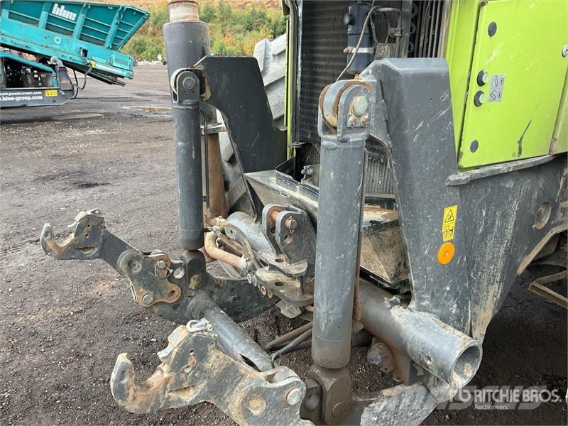 CLAAS Xerion 3300 Trac VC الجرارات