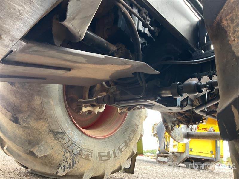 CLAAS Xerion 3300 Trac VC الجرارات