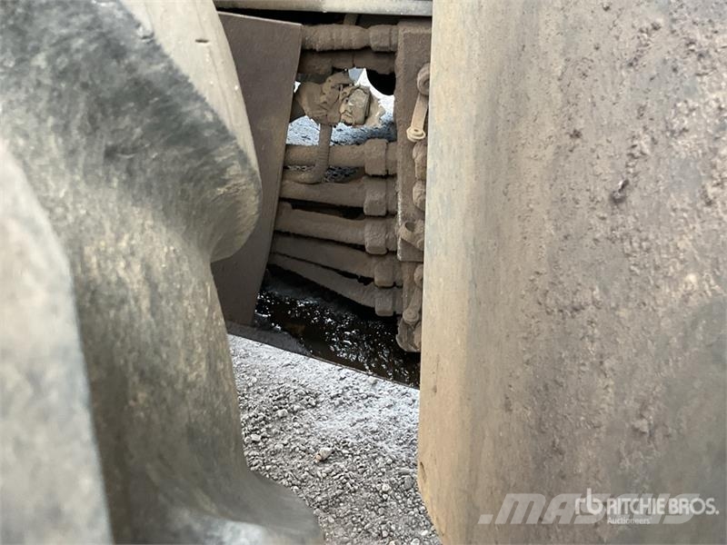 CLAAS Xerion 3300 Trac VC الجرارات