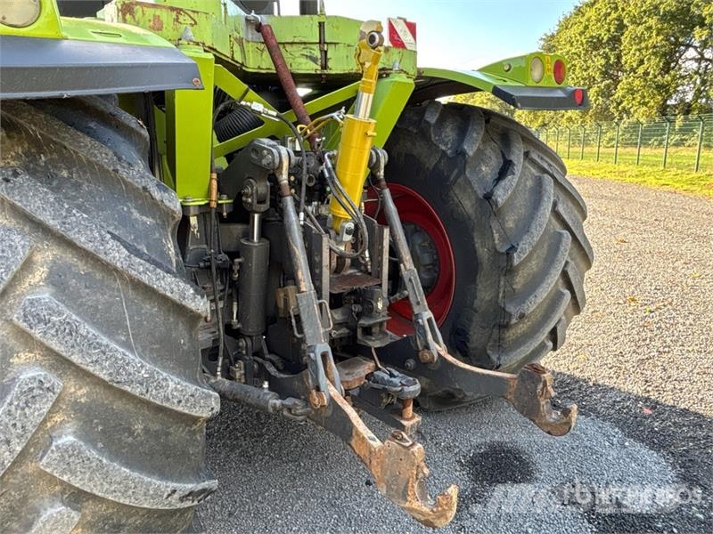 CLAAS Xerion 3300 Trac 4WD Tractor Ciągniki rolnicze