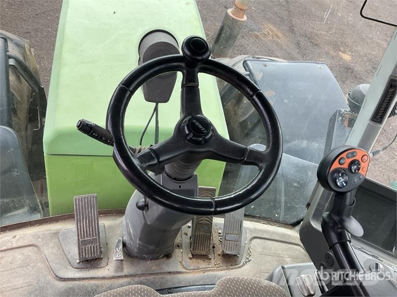CLAAS Xerion 3300 Trac VC الجرارات