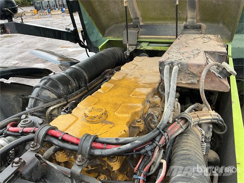 CLAAS Xerion 3300 Trac VC الجرارات