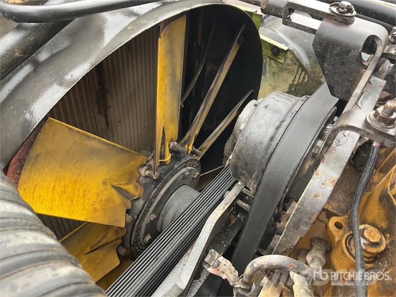 CLAAS Xerion 3300 Trac VC الجرارات