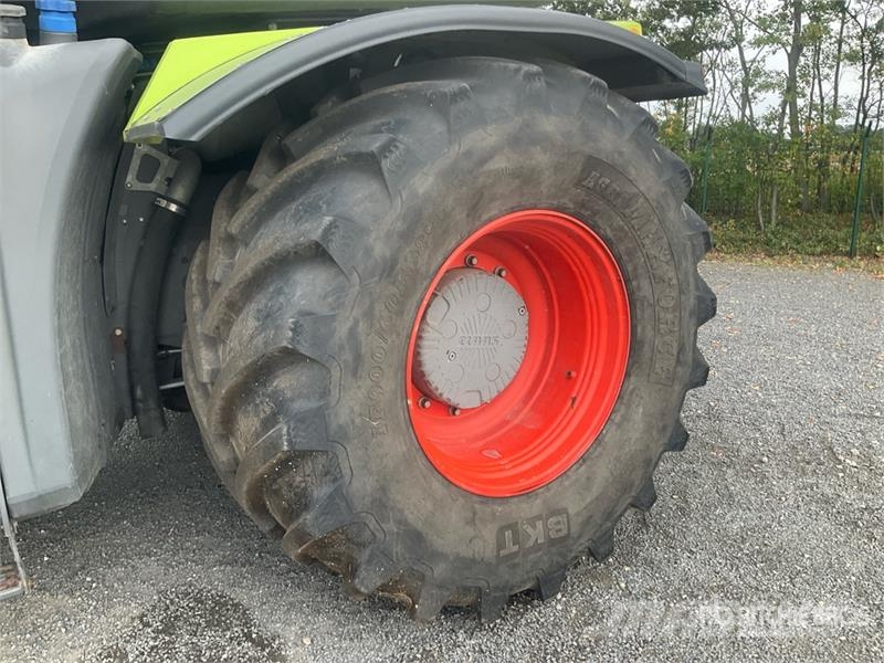 CLAAS Xerion 4000 Saddle Trac 4WD Tractor 曳引機