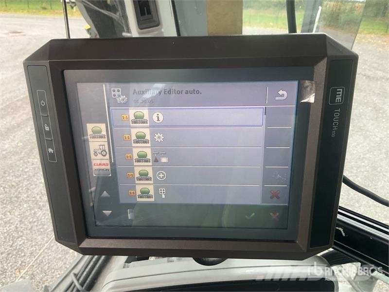 CLAAS Xerion 4000 Saddle Trac 4WD Tractor 曳引機
