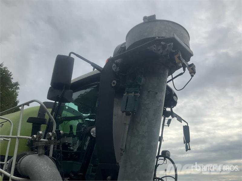 CLAAS Xerion 4000 Saddle Trac 4WD Tractor 曳引機