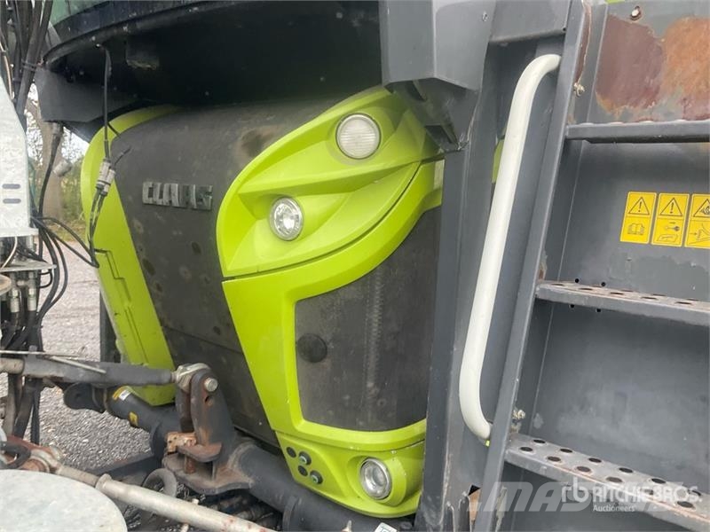 CLAAS Xerion 4000 Saddle Trac 4WD Tractor 曳引機