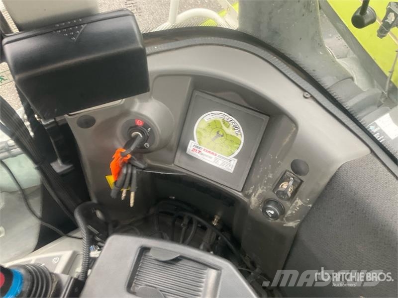CLAAS Xerion 4000 Saddle Trac 4WD Tractor 曳引機