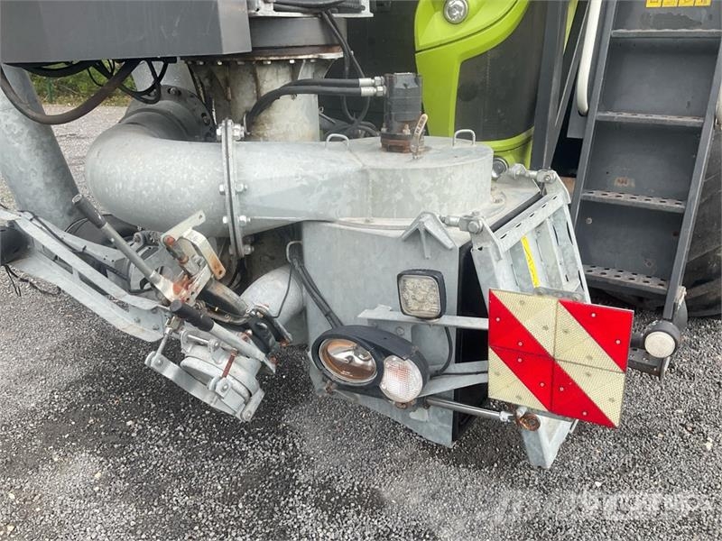 CLAAS Xerion 4000 Saddle Trac 4WD Tractor 曳引機