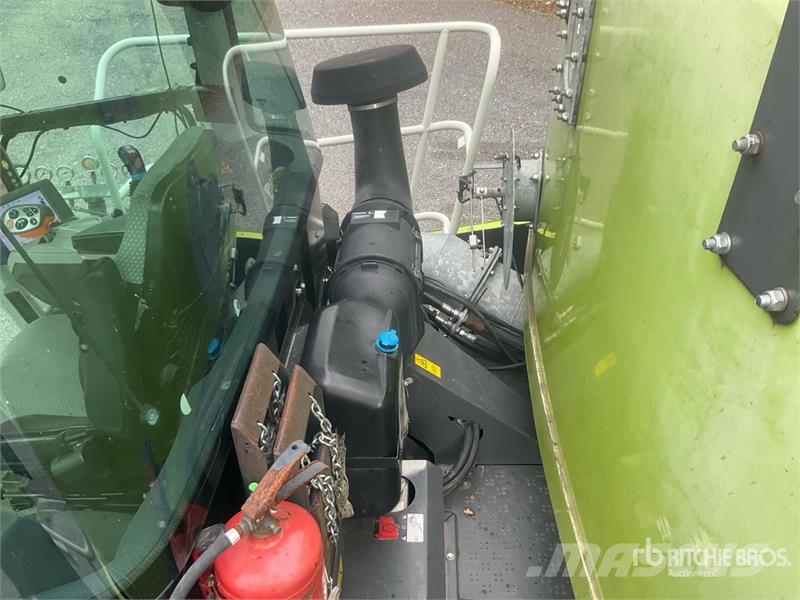 CLAAS Xerion 4000 Saddle Trac 4WD Tractor 曳引機