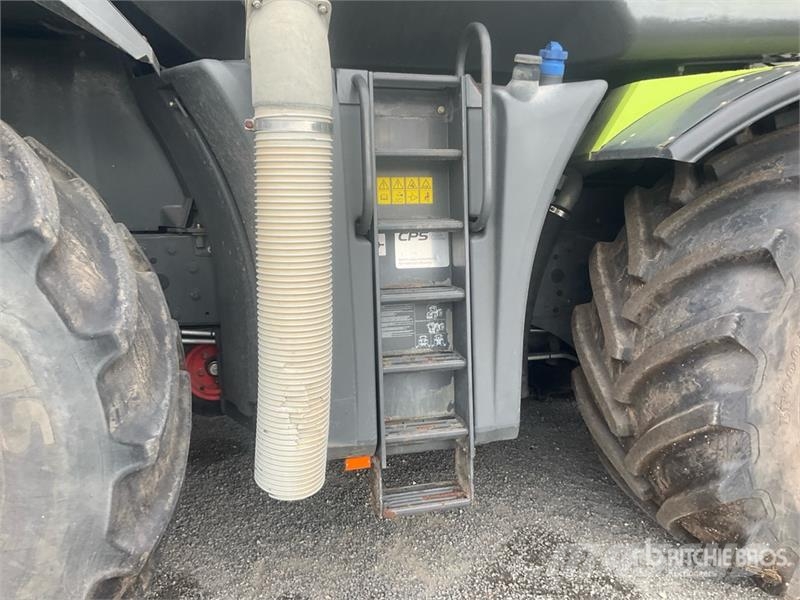 CLAAS Xerion 4000 Saddle Trac 4WD Tractor 曳引機