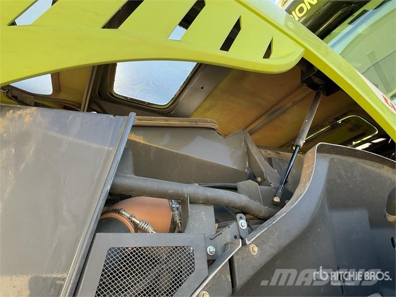 CLAAS XERION 4500 VC 4WD Tractor Traktori