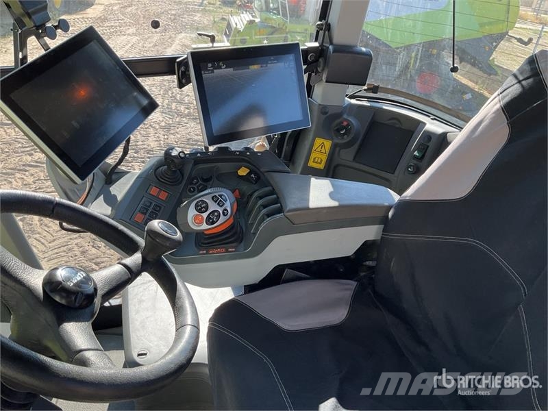 CLAAS XERION 4500 VC 4WD Tractor Traktori