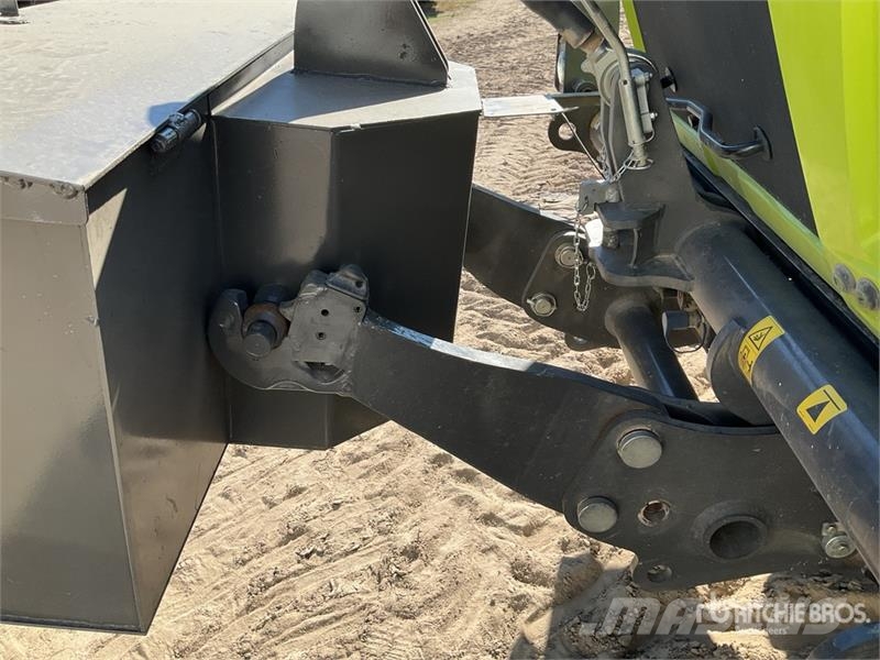 CLAAS XERION 4500 VC 4WD Tractor Traktori
