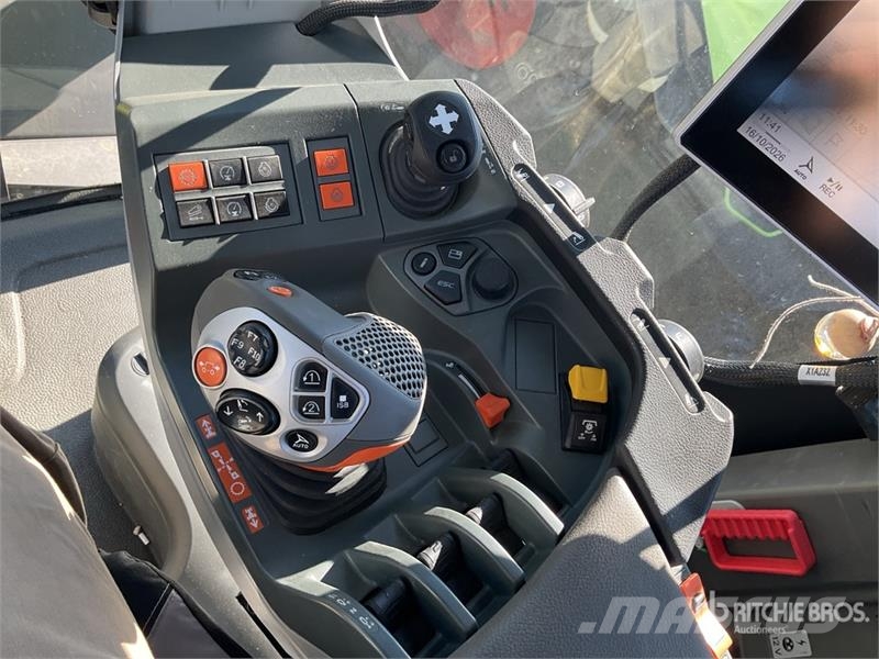 CLAAS XERION 4500 VC 4WD Tractor Traktori