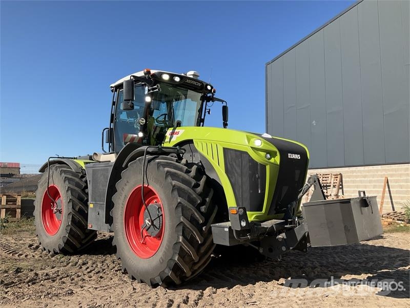 CLAAS XERION 4500 VC 4WD Tractor Traktori