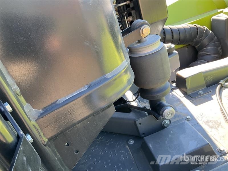 CLAAS XERION 4500 VC 4WD Tractor Traktori