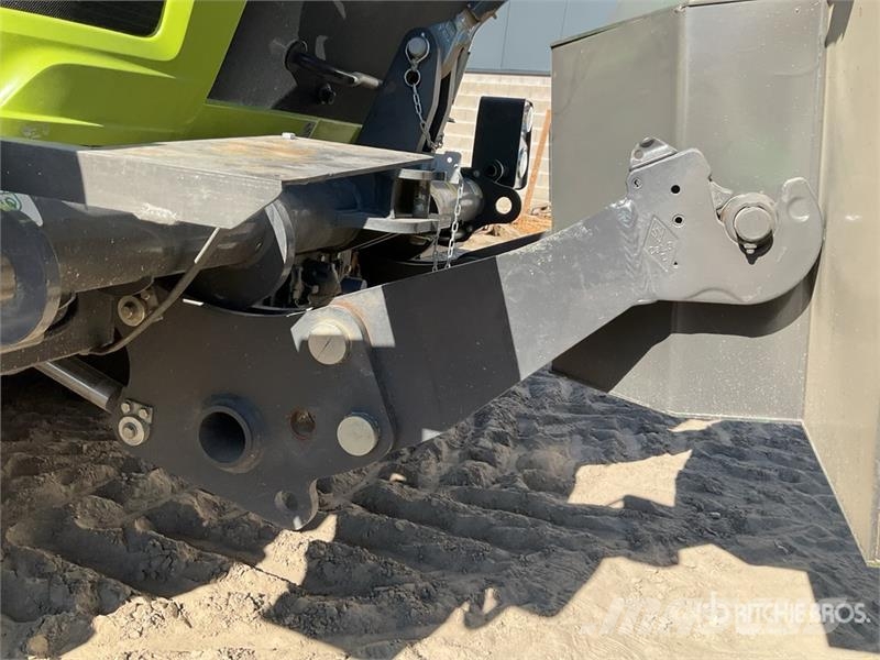 CLAAS XERION 4500 VC 4WD Tractor Traktori