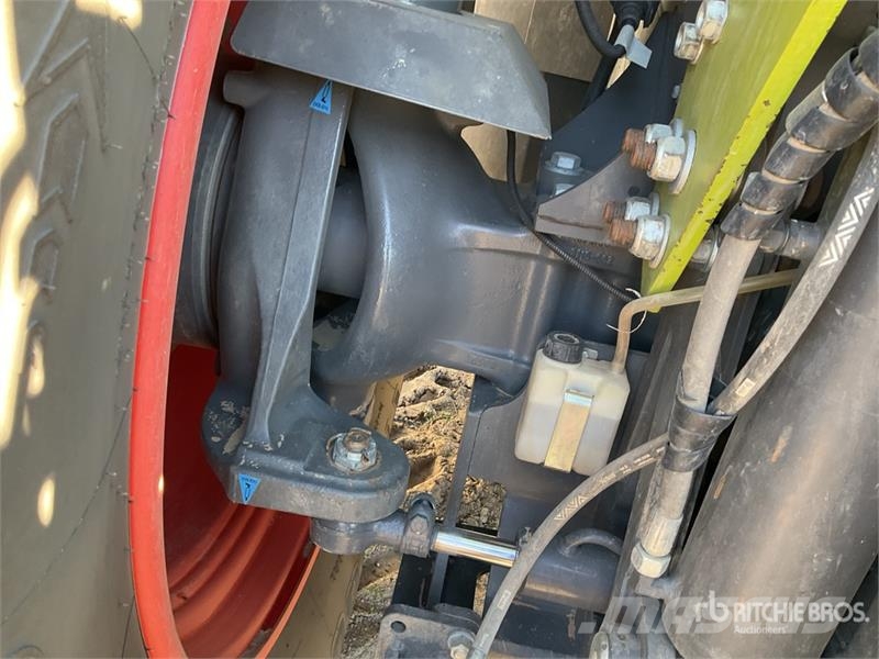 CLAAS XERION 4500 VC 4WD Tractor Traktori