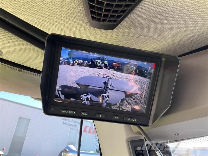 CLAAS XERION 4500 VC 4WD Tractor Traktori