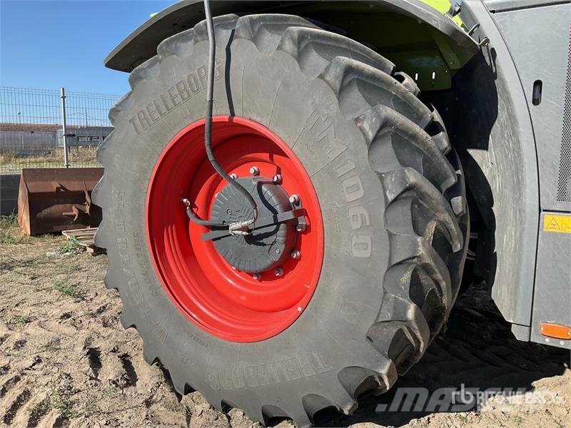 CLAAS XERION 4500 VC 4WD Tractor Traktori
