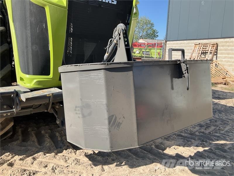 CLAAS XERION 4500 VC 4WD Tractor Traktori