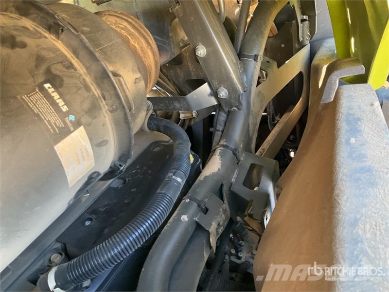 CLAAS XERION 4500 VC 4WD Tractor Traktori