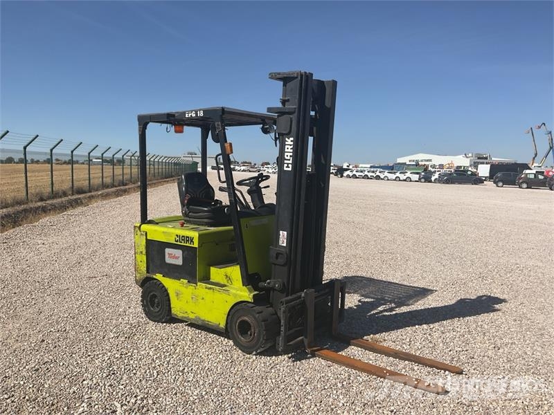 Clark EPG18 Electric Forklift (Inoperable) Empilhadores eléctricos