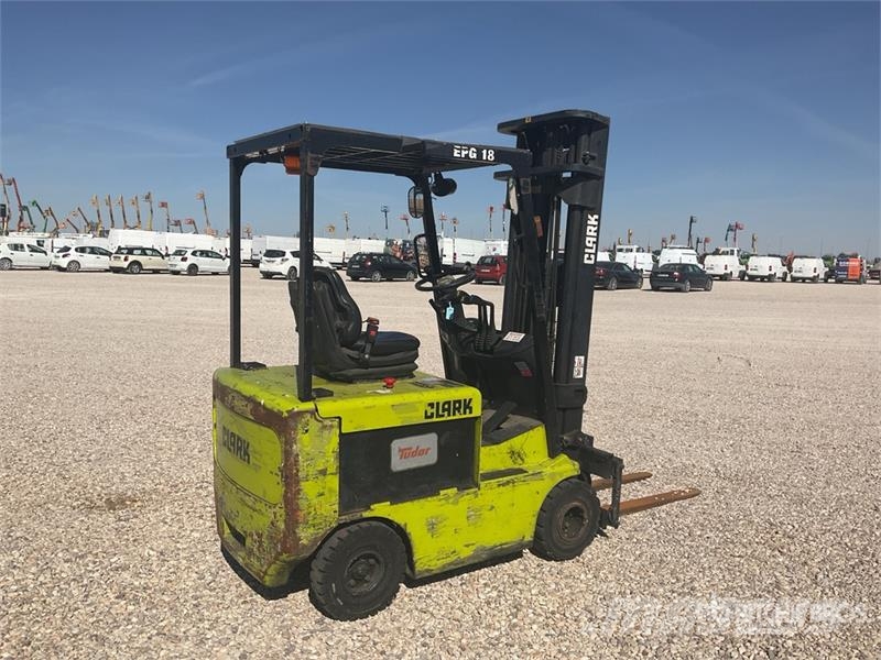 Clark EPG18 Electric Forklift (Inoperable) Empilhadores eléctricos