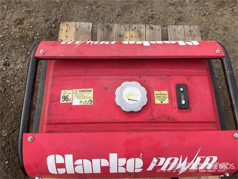 Clarke PG3800A 2.7 kW Skid-Mounted Generator Set Dizelski agregati