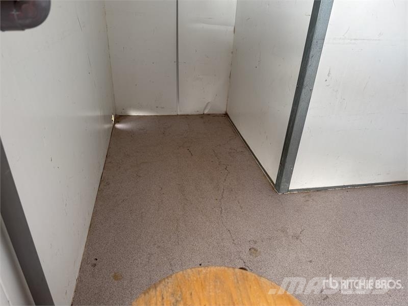 CNSE Bungalow De Chantier 1 Essieu S/A Roadwork Cabin Alte remorci