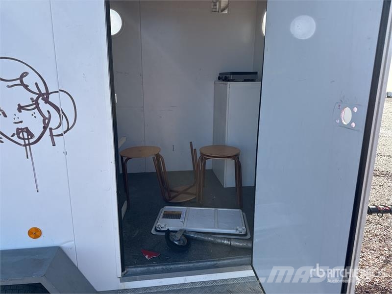 CNSE S/A Bungalow De Chantier Roadwork Cabin Alte remorci