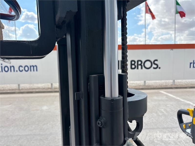 Combilift Combi-CS 2500 kg Electric Stacker Samopogonski ručni viljuškari