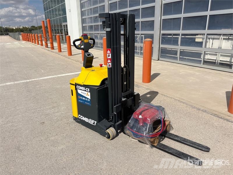Combilift Combi-CS 2500 kg Electric Stacker Samopogonski ručni viljuškari