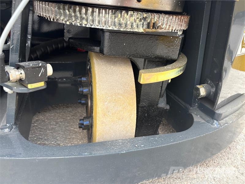Combilift Combi-CS 2500 kg Electric Stacker Samopogonski ručni viljuškari
