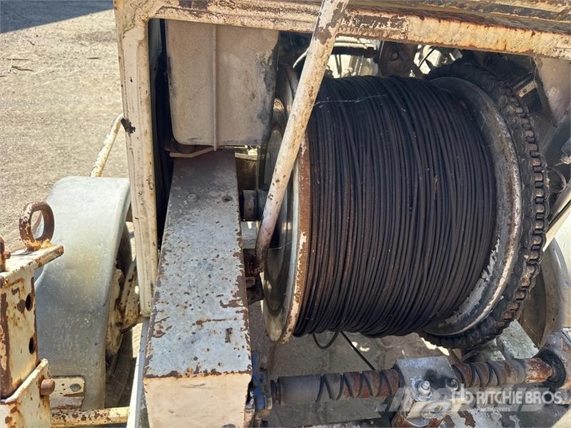 Comema Treuil 1 Essieu S/A Winch Подемници, лебедки и елеватори за материали