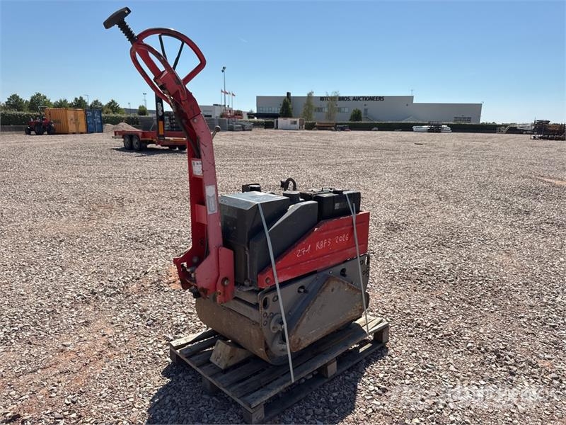 Compacteur A Guidage Manuel Walk Behind Roller (In Diğer silindirler