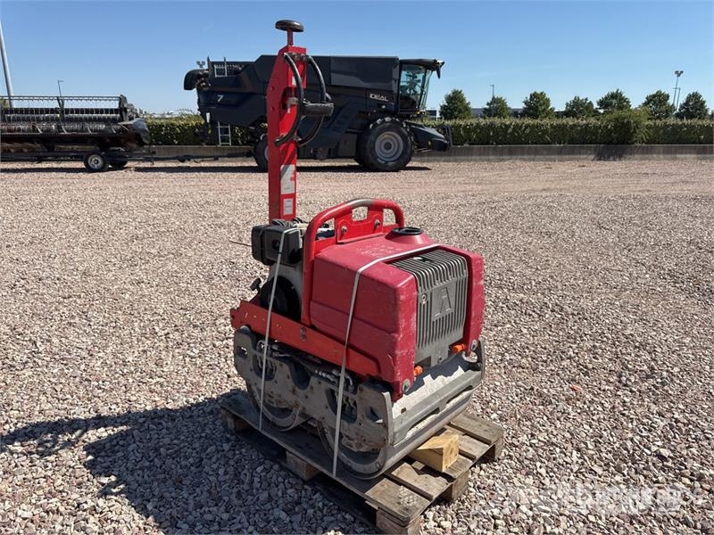 Compacteur A Guidage Manuel Walk Behind Roller (In Diğer silindirler