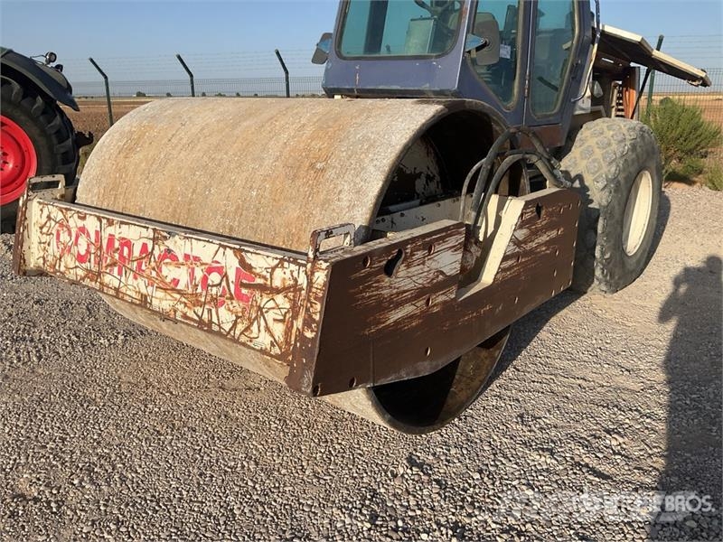 Compactor MV 616 DT Smooth Drum Walzenzüge