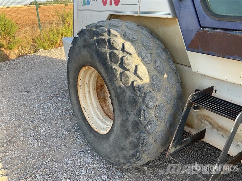 Compactor MV 616 DT Smooth Drum Walzenzüge