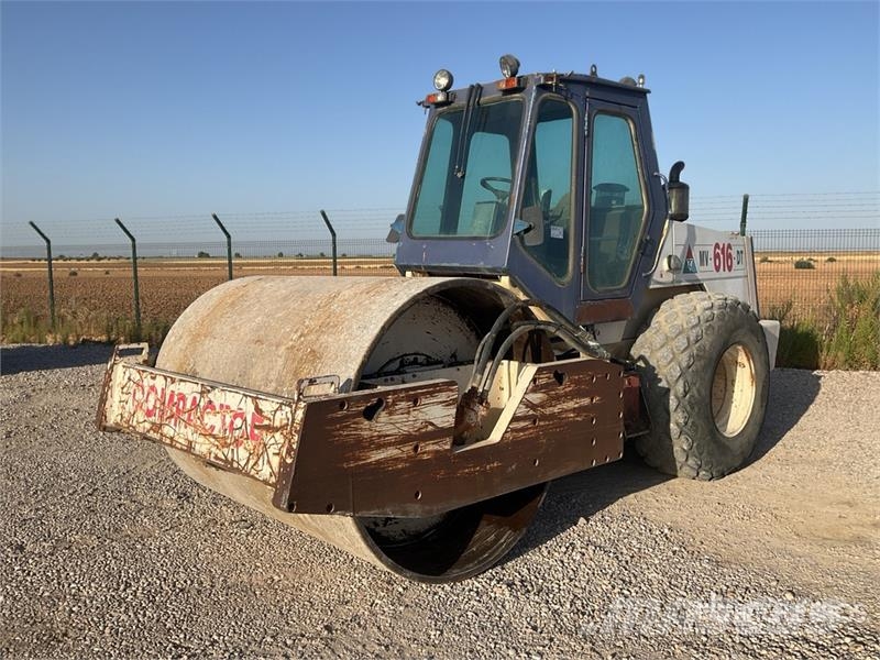 Compactor MV 616 DT Smooth Drum Walzenzüge