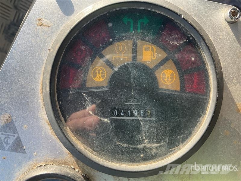 Compactor MV 616 DT Smooth Drum Walzenzüge