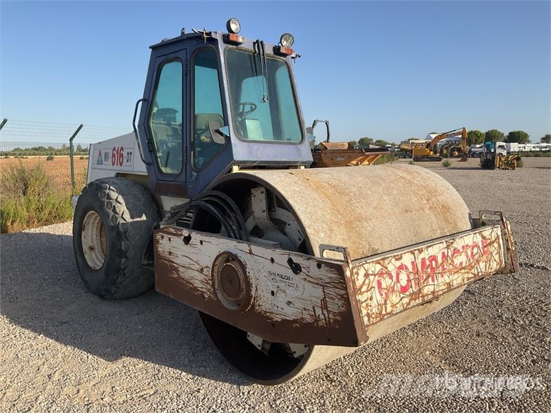 Compactor MV 616 DT Smooth Drum Walzenzüge