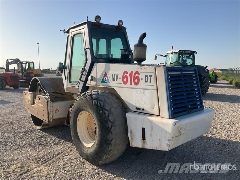 Compactor MV 616 DT Smooth Drum Walzenzüge