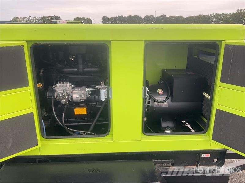 Compal VG-R30 Diesel 30 Kw Portable Generator Set Dīzeļģeneratori